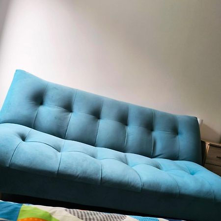 Spacious Double Bedroom With Private Toilet And Shared Kitchen With On Premesis Parking Oldbury  Exteriér fotografie